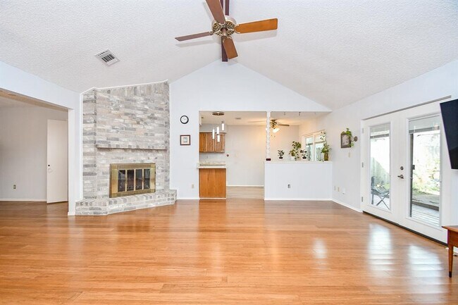 Building Photo - 11902 S Fairhollow Ln