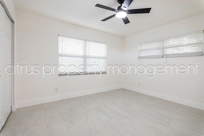Building Photo - Impeccable, Fully Remodeled 3/2 Convenient to UCF!