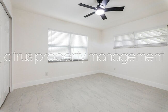 Building Photo - Impeccable, Fully Remodeled 3/2 with Huge Bonus Room Convenient to UCF!
