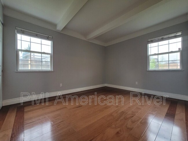 Building Photo - 5805 Dotmar Way