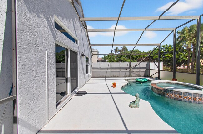 Building Photo - 7076 Middlebury Dr