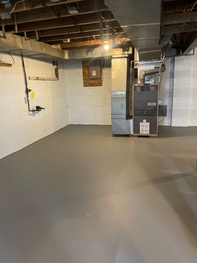 Building Photo - 8986 King Graves Rd NE