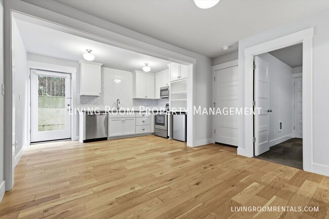 Building Photo - 5485 NE 37th Ave