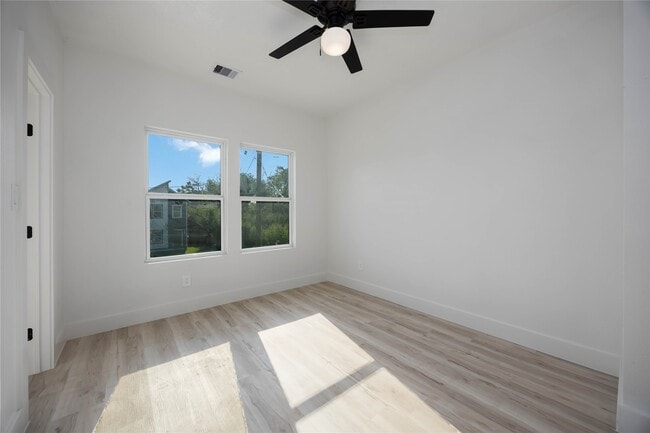 Building Photo - 5605 Tommye St