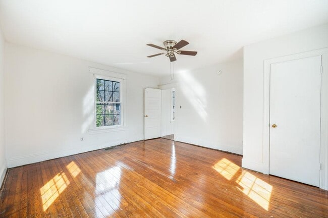 Building Photo - 228 Newcomb Dr