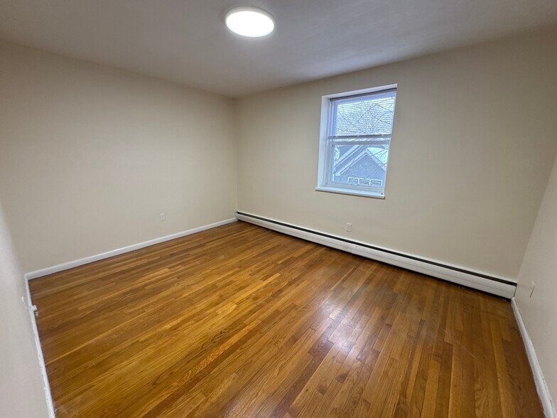 Building Photo - 111 Babcock St