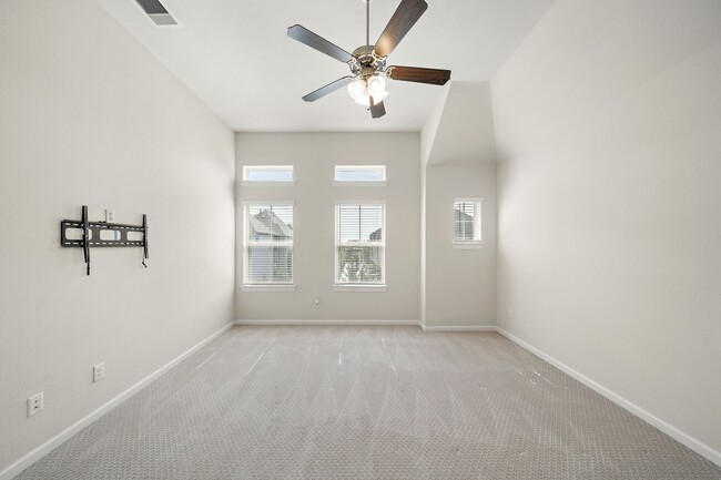 Building Photo - 4003 Centre Valley Ln