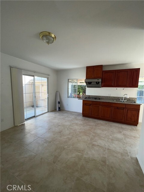 Building Photo - 380 Mancha Pl