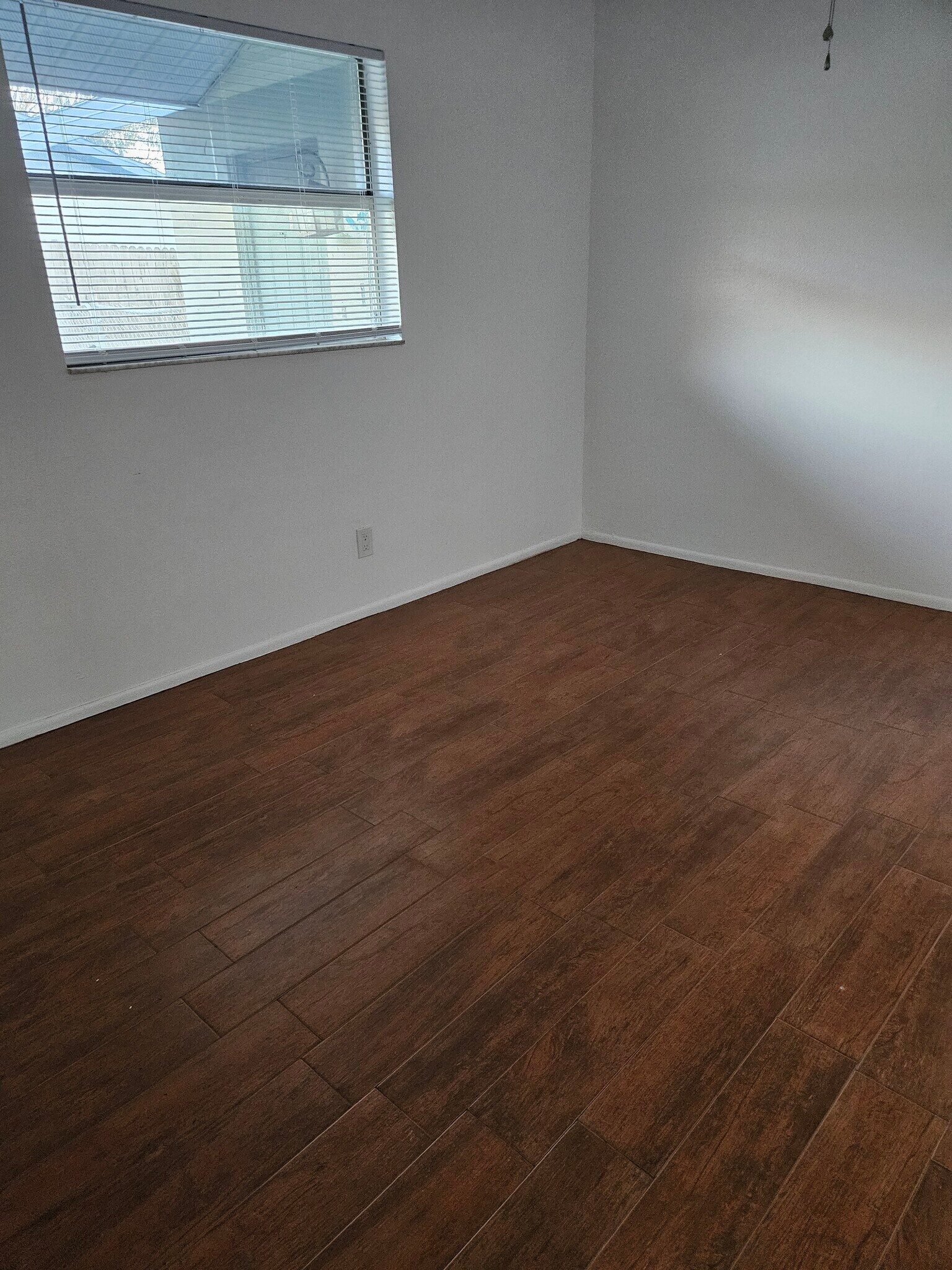 Building Photo - 802 Lake Palms Dr