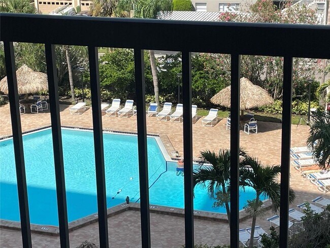 Building Photo - 400 Island Way