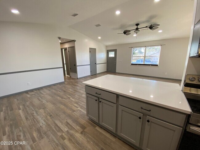 Building Photo - 3913 Verona Cir