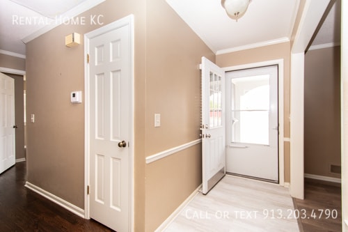 Building Photo - 10047 Lamar-