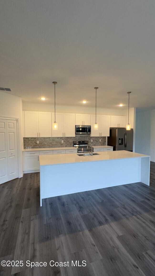 Building Photo - 1267 Harlingen Rd SW