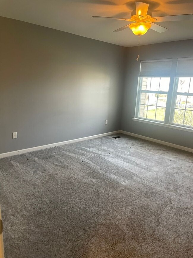 Building Photo - 3 bedroom 2 1/2 bath Townhouse in Bayberry