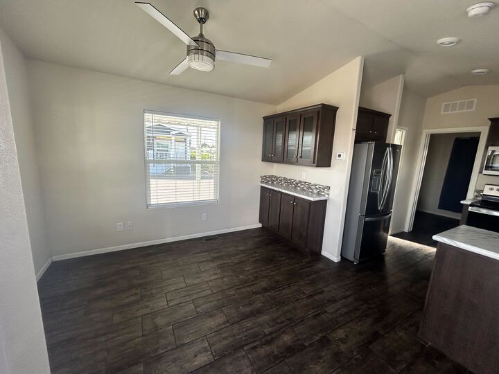 Building Photo - 530 S Alma School Rd