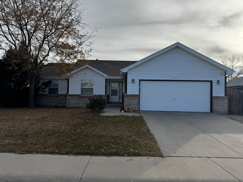 Primary Photo - 1017 Basin Ct