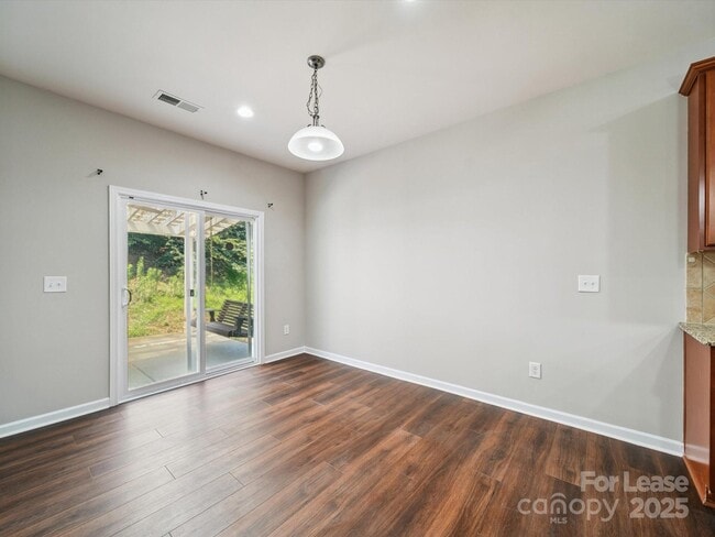 Building Photo - 10327 Rutledge Ridge Dr NW