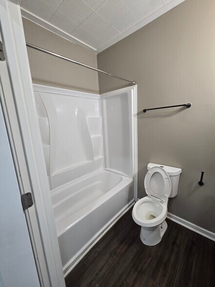 1st Bathroom - 311 Fountain St