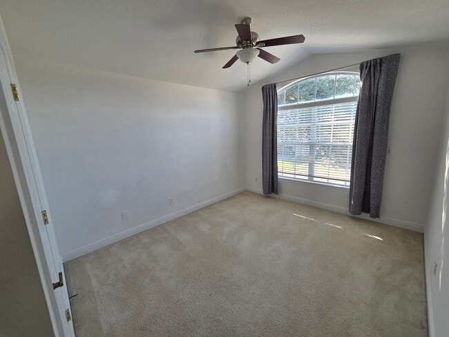 Building Photo - 2819 Roseglen Way