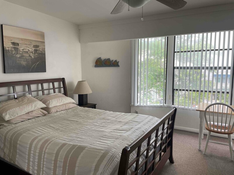 Building Photo - 1412 Graham St