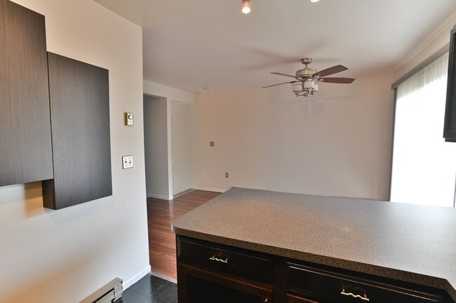 Building Photo - Townhouse in Highspire