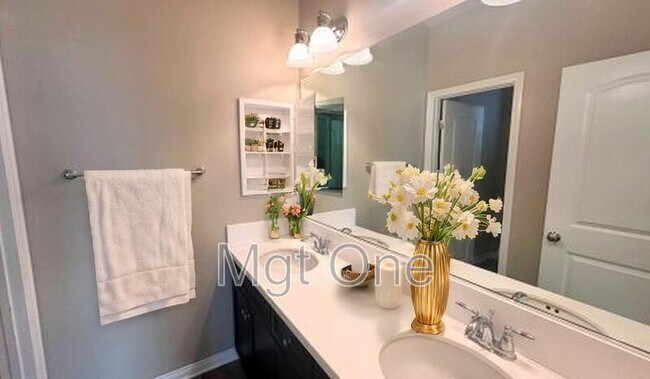 Building Photo - 28244 Millstream Ct