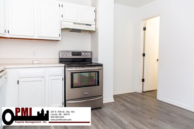 Building Photo - 2929 N 49th St