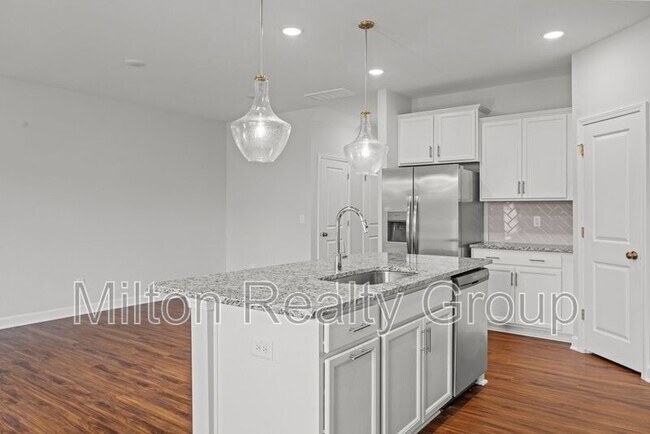 Building Photo - 45 Village Edge Dr