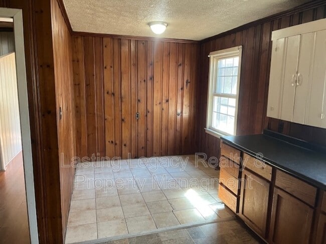 Building Photo - 225 Terrace Ave