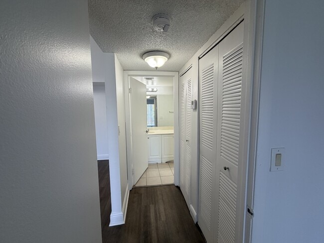 Building Photo - 5720 Rock Island Rd