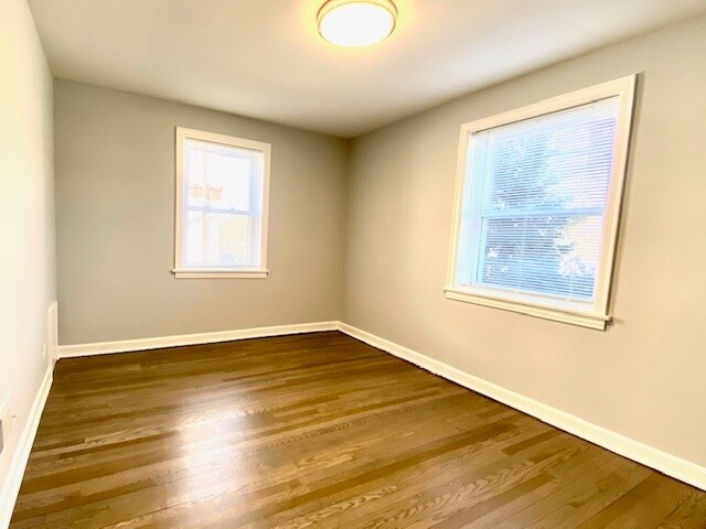 Building Photo - 500 Braeside Rd