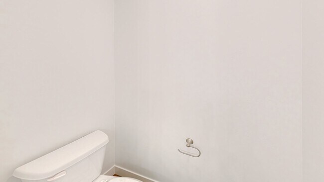 Building Photo - New Townhome For Rent in Highridge Mountai...