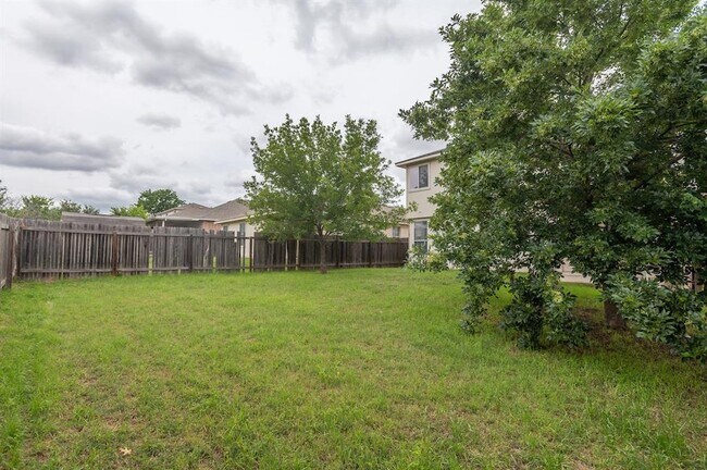 Building Photo - 516 Sweet Leaf Ln