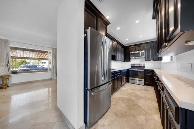 Building Photo - 1700 N Treasure Dr