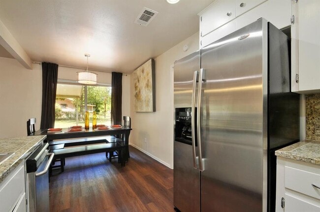 Building Photo - 8432 Bangor Bend