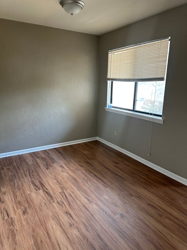 Building Photo - 1640 Willow Bend Way