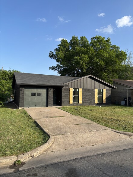 Building Photo - 936 Duty Ave