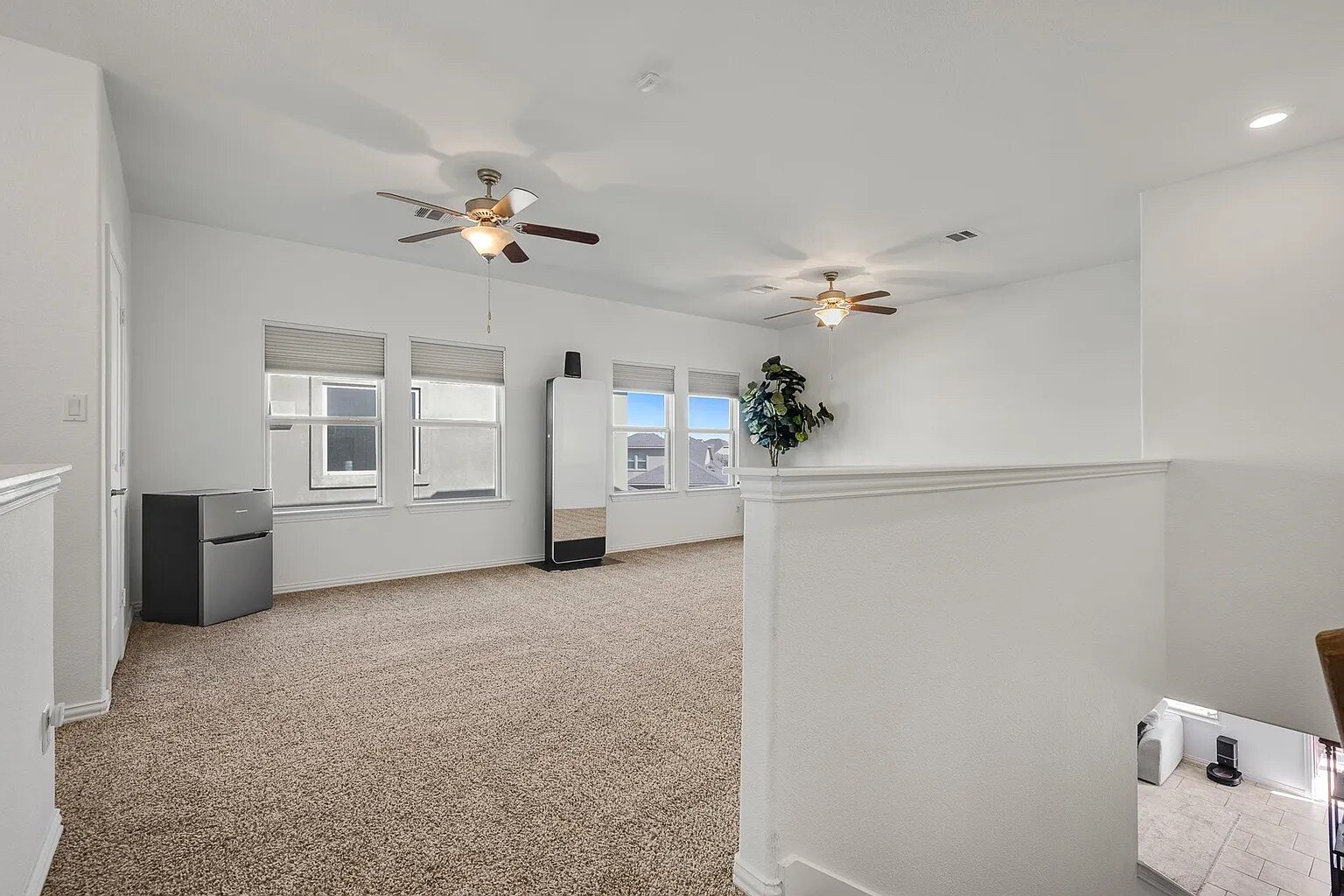 Building Photo - Room in House on Rancho Verde Dr