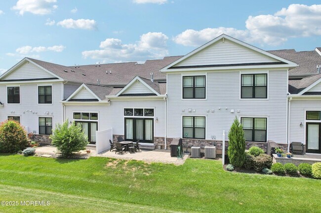 Building Photo - 42 Dogleg Ln