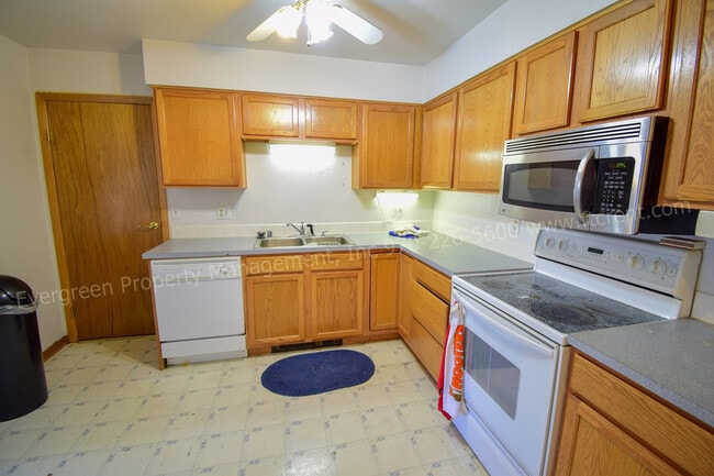 Building Photo - 2030 Pecos Pl