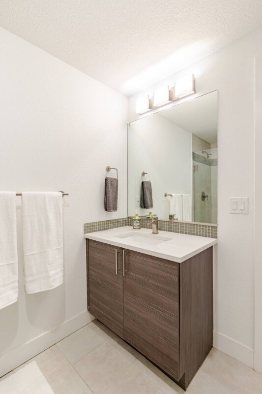 Building Photo - 2824 W Parkside Pl