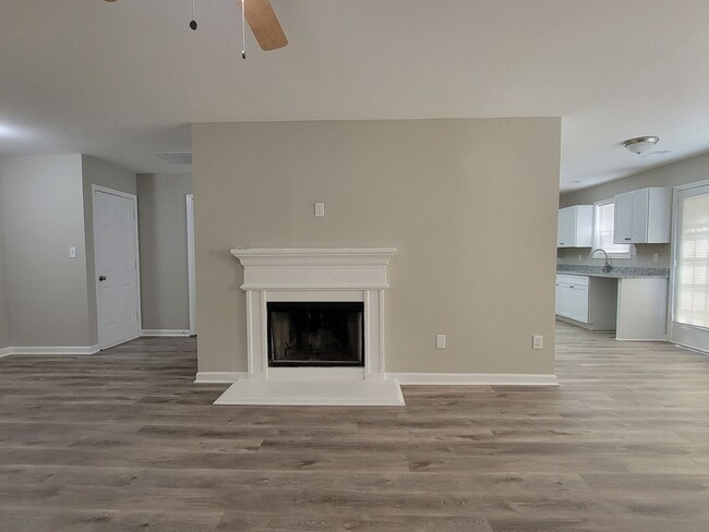 Building Photo - 7127 Lamar Ct