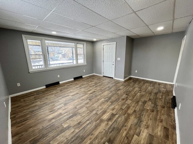 Building Photo - 315 Oak Ave SE