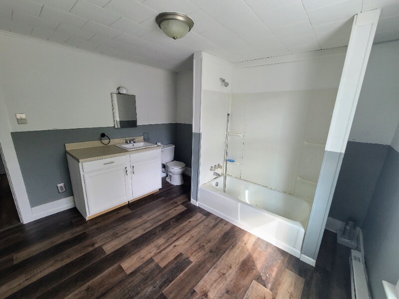 Building Photo - 12 Front St