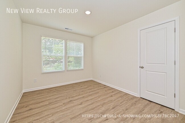 Building Photo - 1725 E Cloaninger Ave