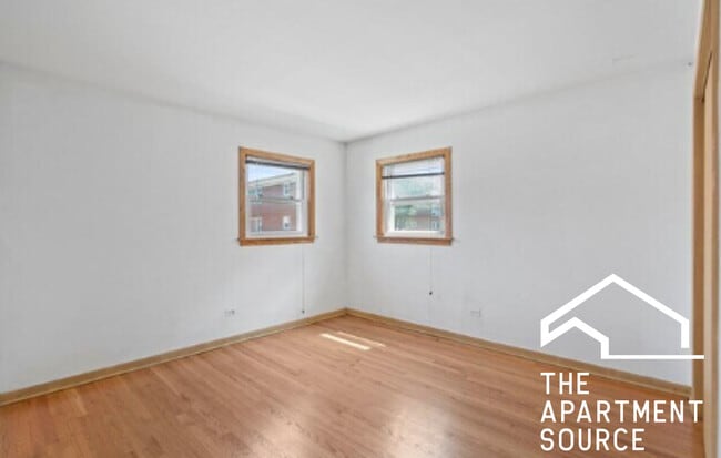 Building Photo - 9575 Maple Dr