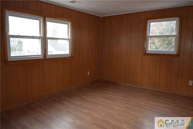 Building Photo - 5098 Scott St