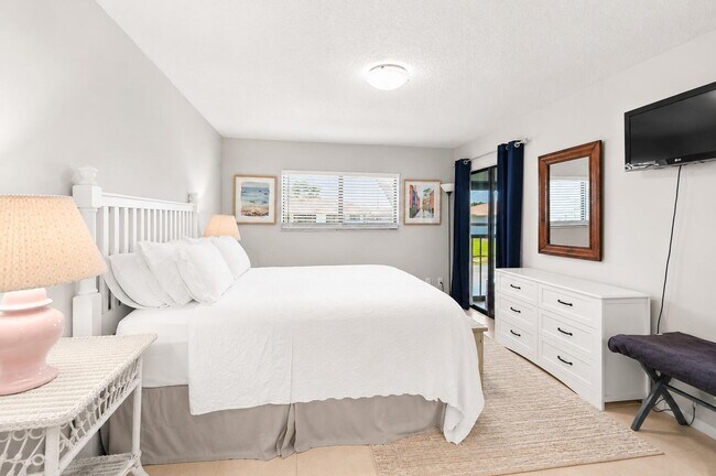 Building Photo - 15234 Lakes of Delray Blvd
