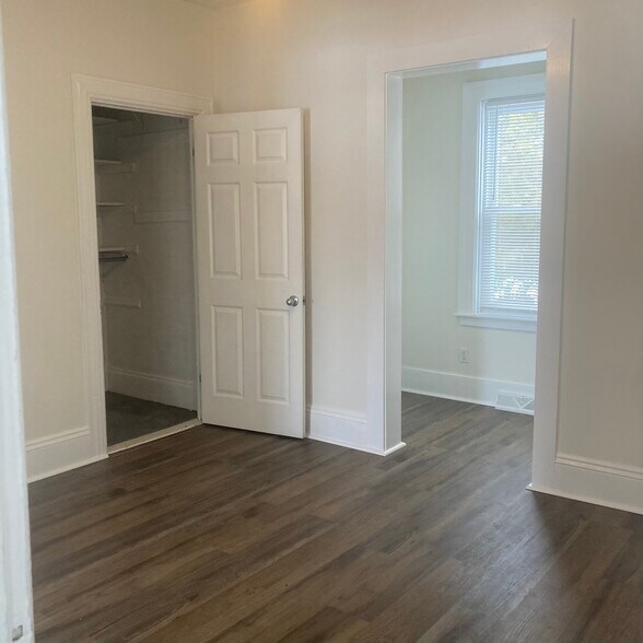 Building Photo - 70 Hedley Ave