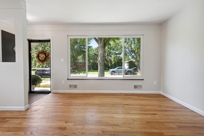 Building Photo - 36640 Angeline Cir